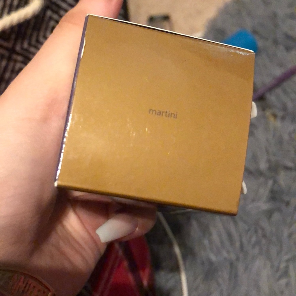 Eyeshadow - Picture 2 of 2